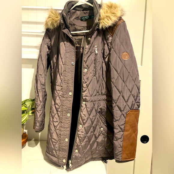 Ralph Lauren Olive colored Winter Coat with leather sleeve detail - Picture 2 of 3